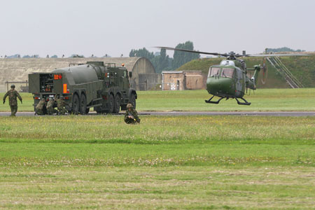 15 - Lynx arriving at the FARP